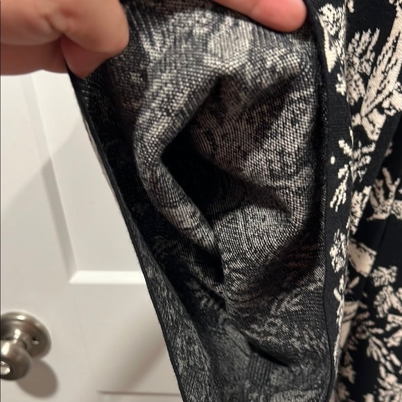 See and Be Seen- Boutique Black and Cream Floral Wide Leg Sweater Trousers - Picture 5 of 5